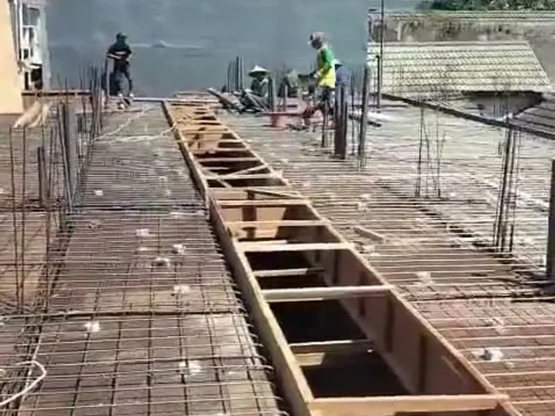 Pembesian dan bekisting dak lantai